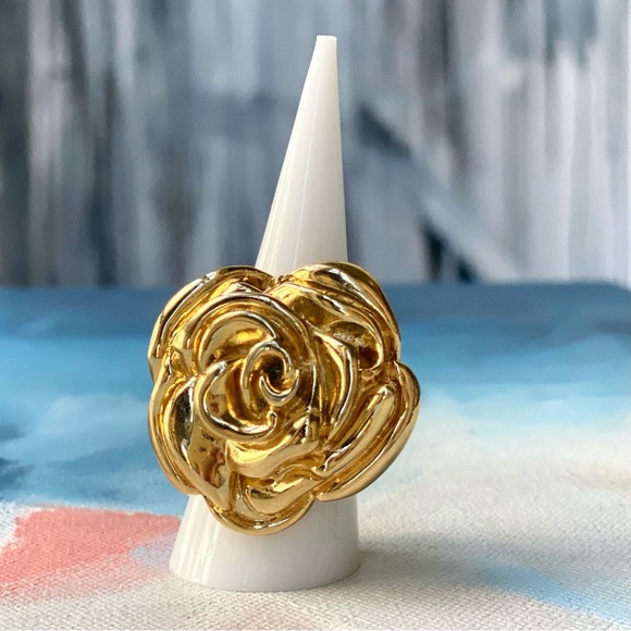 VTG ST. JOHN 24K Gold Plated Camellia Rose Ring Size 8 *RARE* - Picture 1 of 5